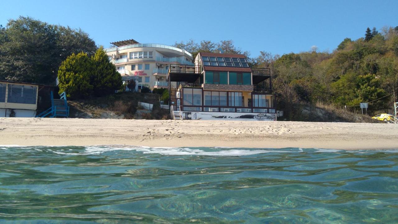 Hemingway Rooms In Happy Beach فارنا المظهر الخارجي الصورة
