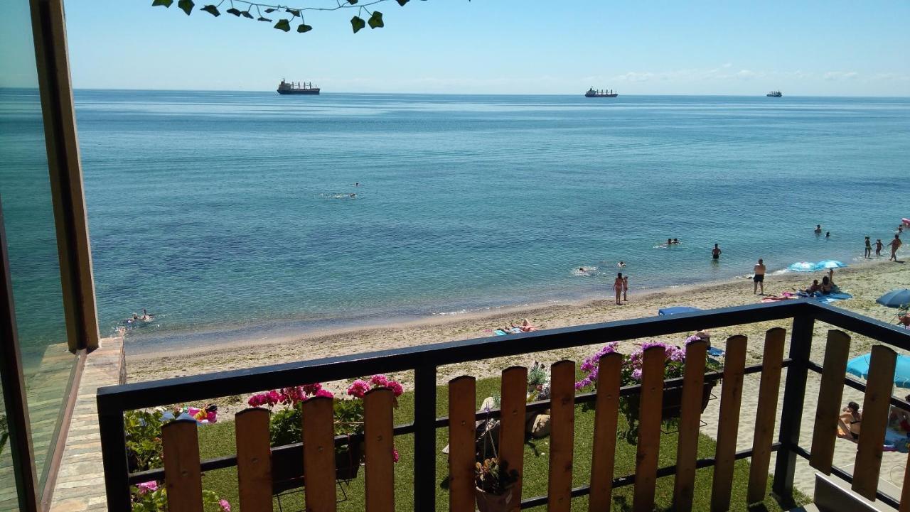 Hemingway Rooms In Happy Beach فارنا المظهر الخارجي الصورة