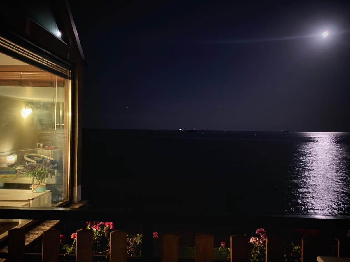 Hemingway Rooms In Happy Beach فارنا المظهر الخارجي الصورة