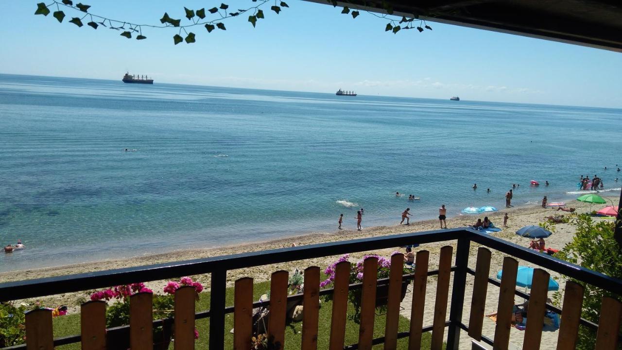 Hemingway Rooms In Happy Beach فارنا المظهر الخارجي الصورة