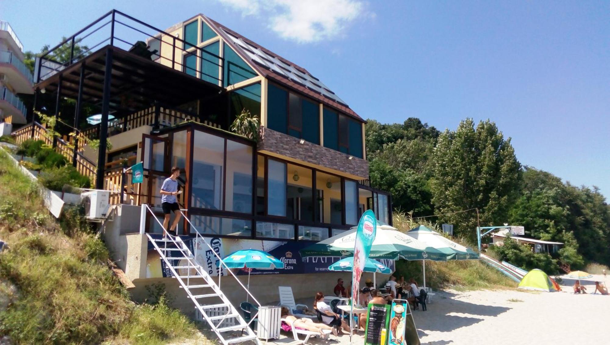 Hemingway Rooms In Happy Beach فارنا المظهر الخارجي الصورة