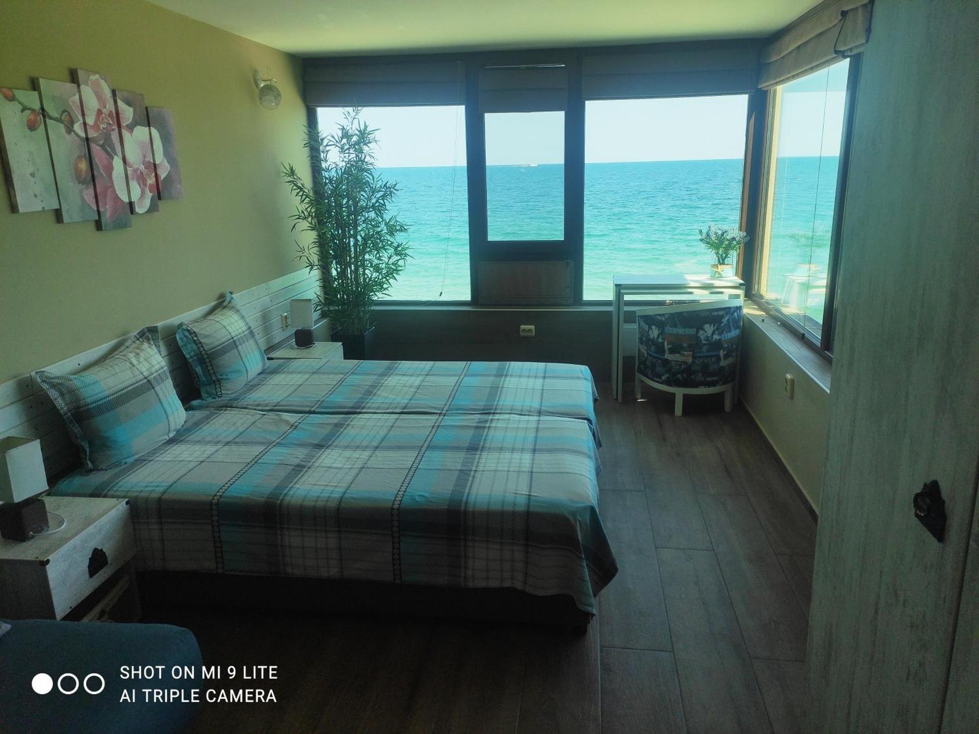 Hemingway Rooms In Happy Beach فارنا المظهر الخارجي الصورة