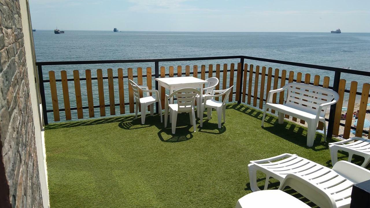 Hemingway Rooms In Happy Beach فارنا المظهر الخارجي الصورة